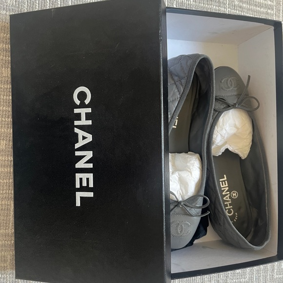 Chanel grey ballerina flats size 6 - Picture 1 of 7
